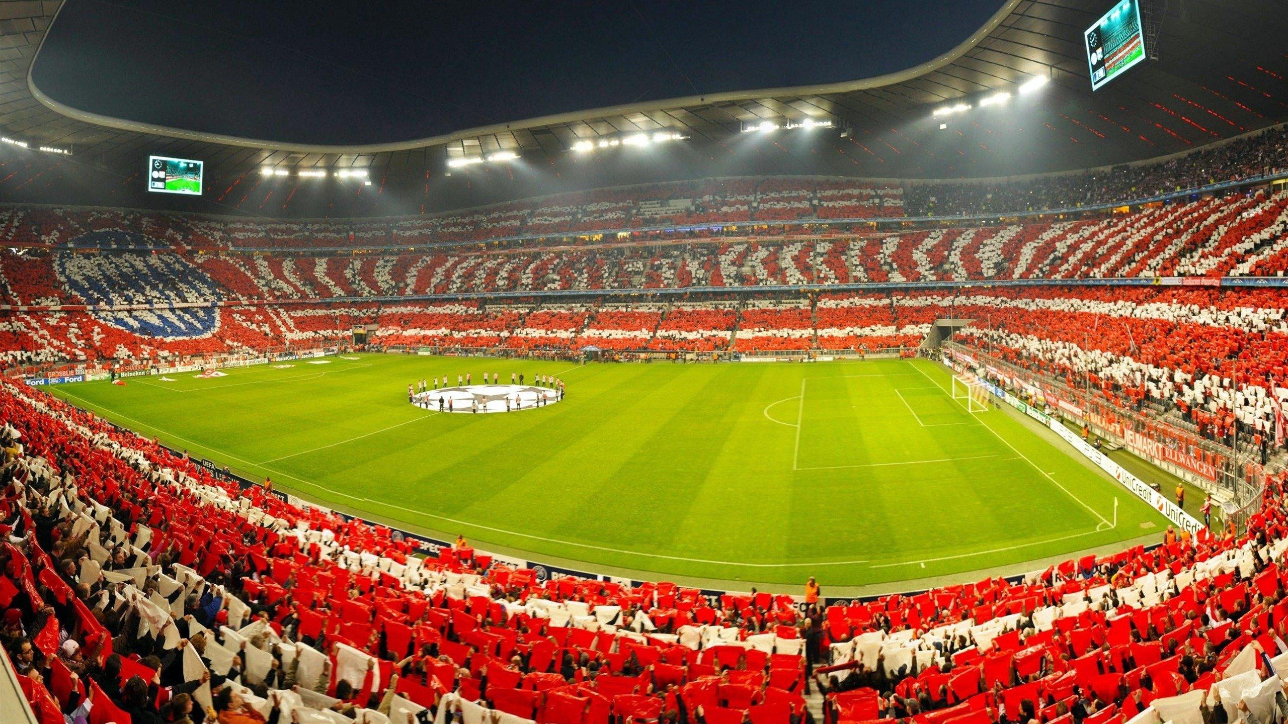 橙衣军团深情召唤,泰山北看台巨幅TIFO迎昔日功勋回家