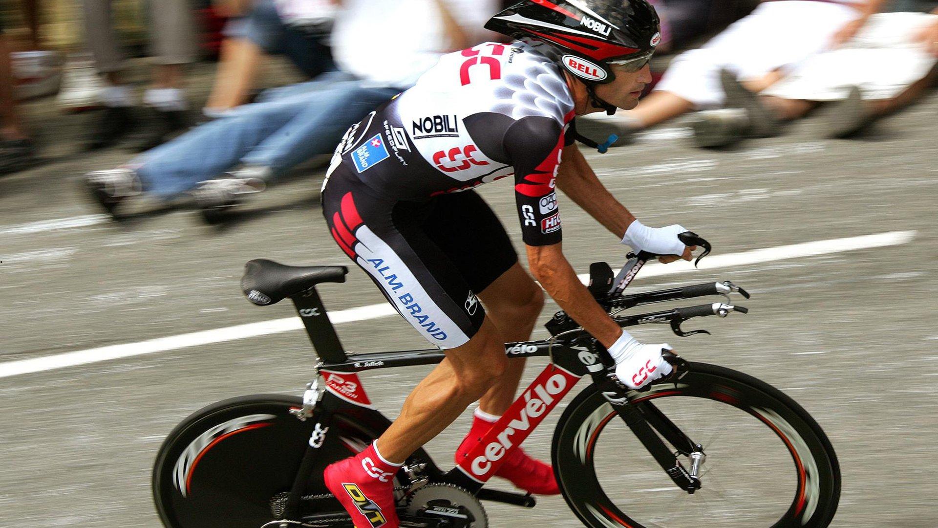 奥尔莫深情告白，此冠献予巴萨球迷，我们是联赛冠军！