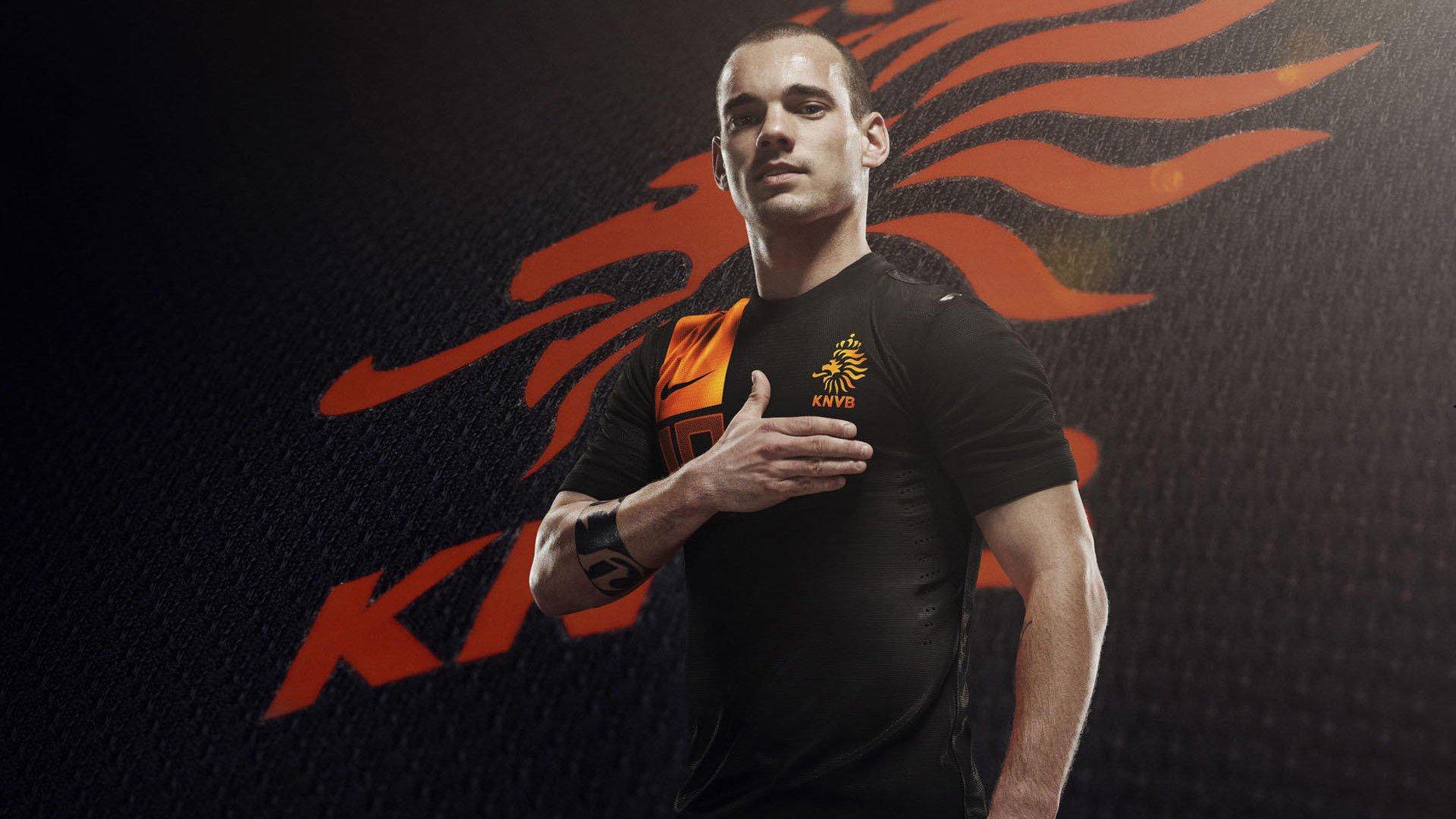 巴萨主席拉波尔塔宣称球队实力超越皇马，并透露一月已与弗里克敲定续约