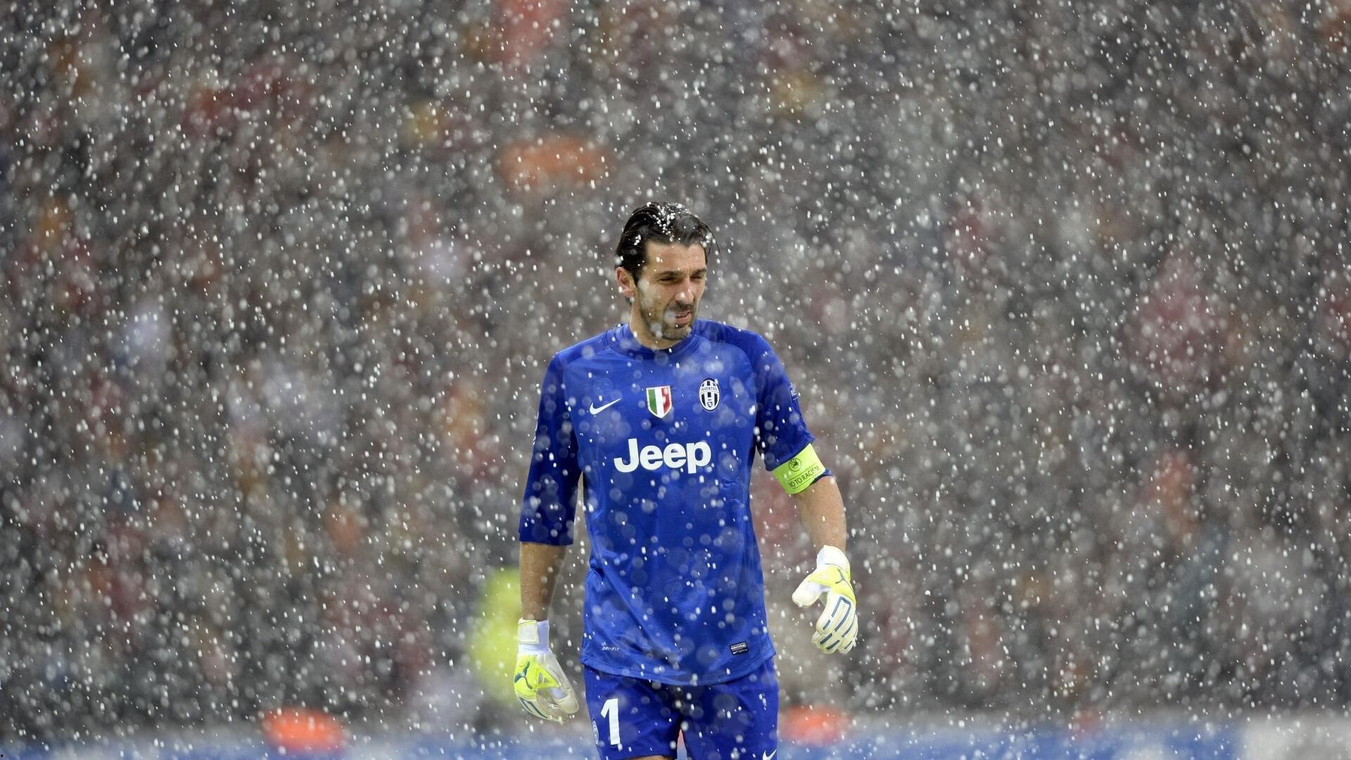 意甲豪门米兰接近签下布莱顿后卫埃斯图皮尼安，转会协议已达成